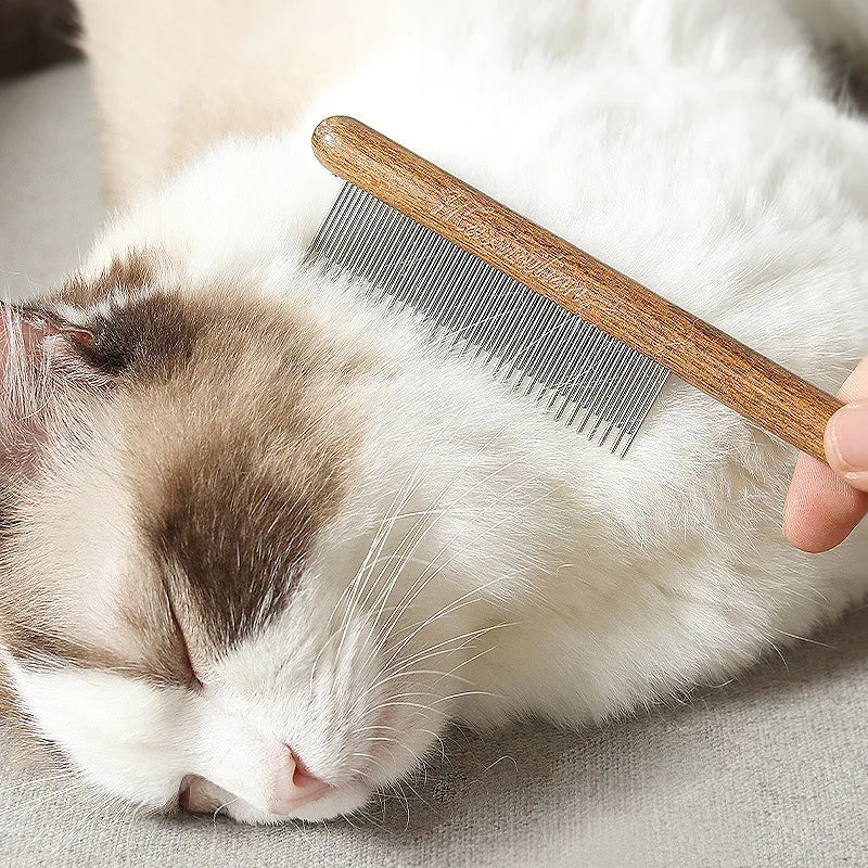 抜け毛ケアのストレスに｜猫用ステンレスコーム — 細かいコーム歯で毛をしっかりキャッチ